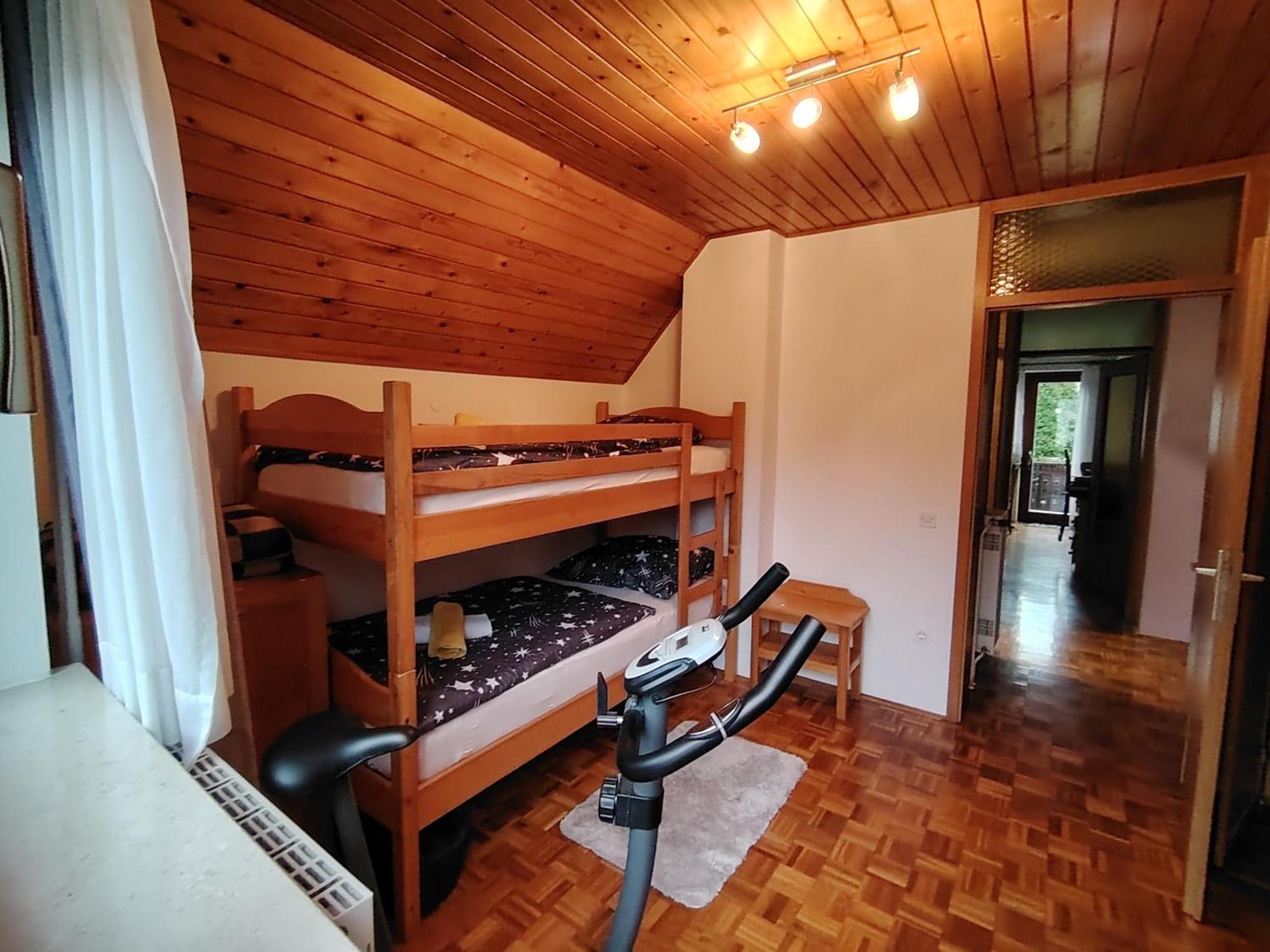 Fantastic Apartment Brglez ゴレンスカ地方 エクステリア 写真