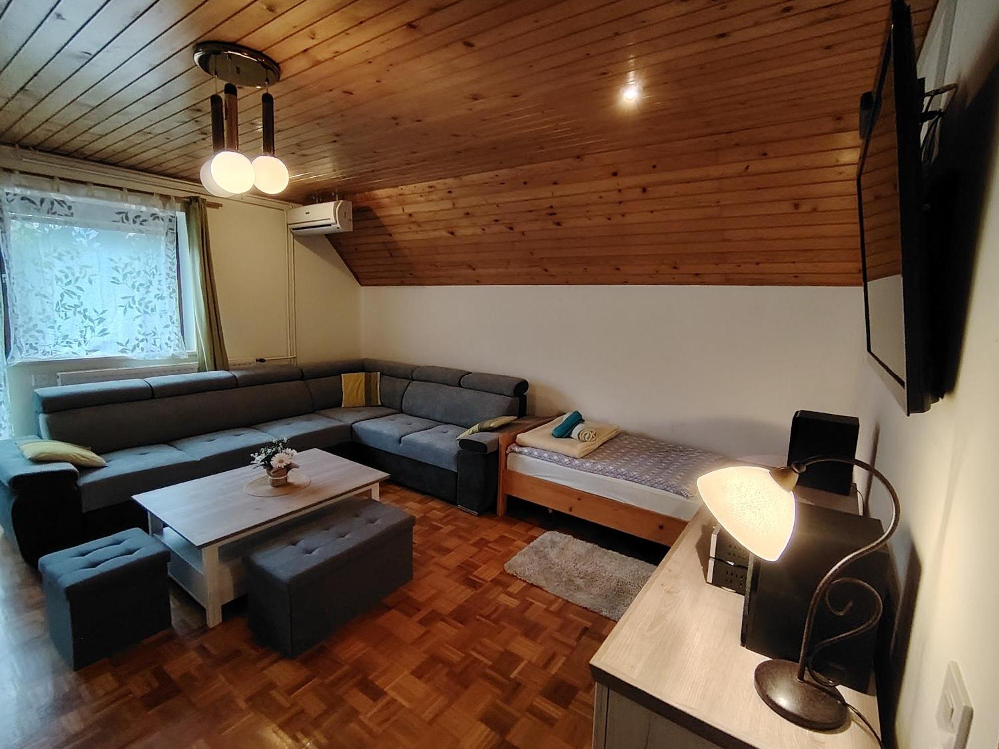 Fantastic Apartment Brglez ゴレンスカ地方 エクステリア 写真