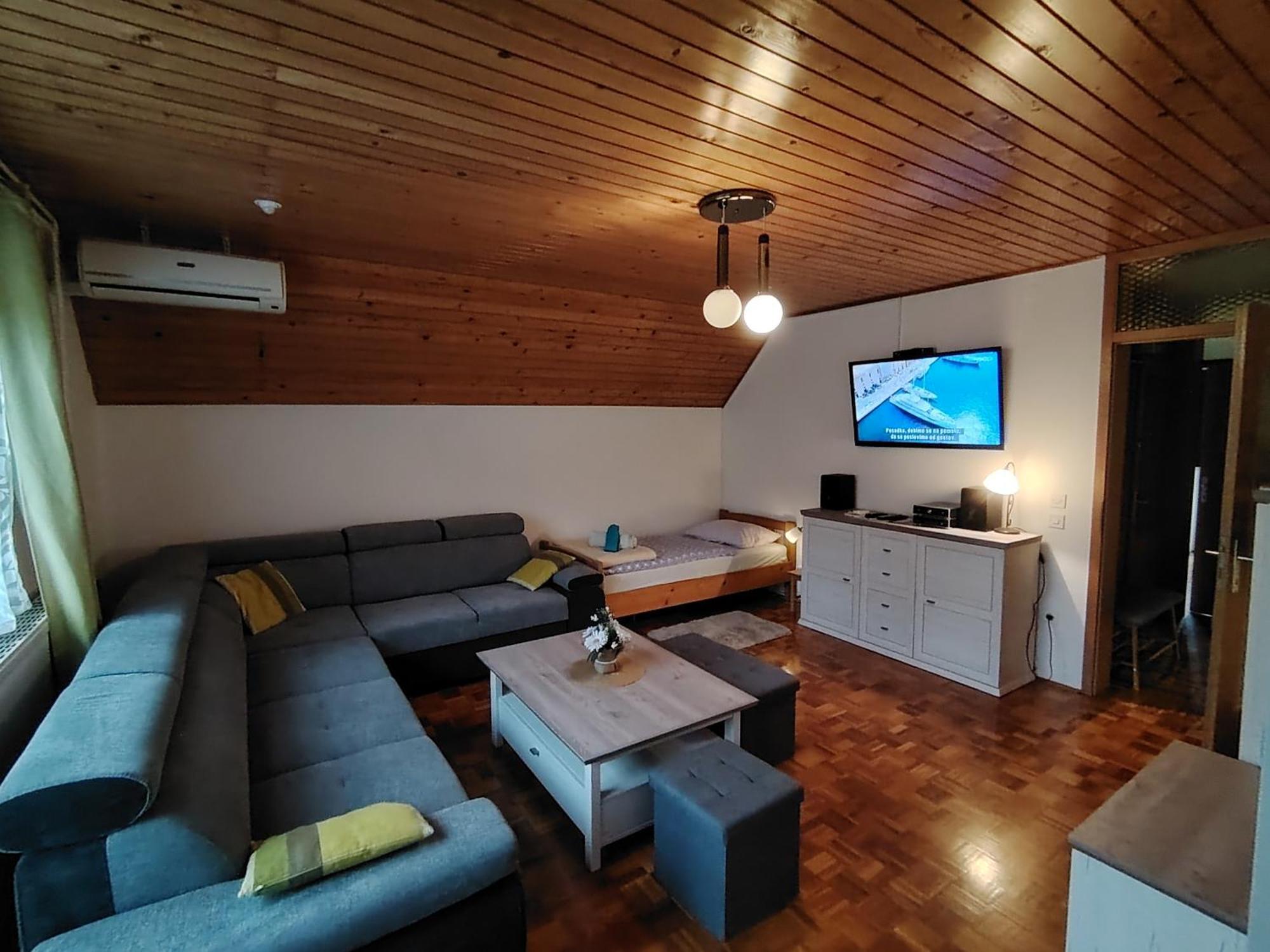Fantastic Apartment Brglez ゴレンスカ地方 エクステリア 写真